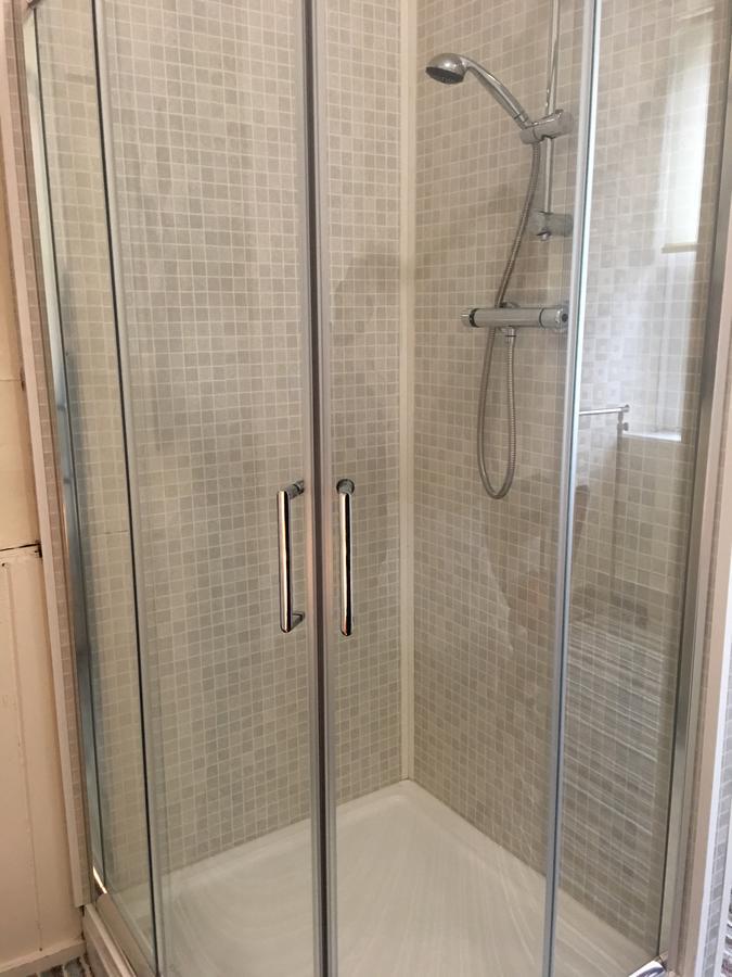 Budget Rooms Crosskeys Newport  Ngoại thất bức ảnh