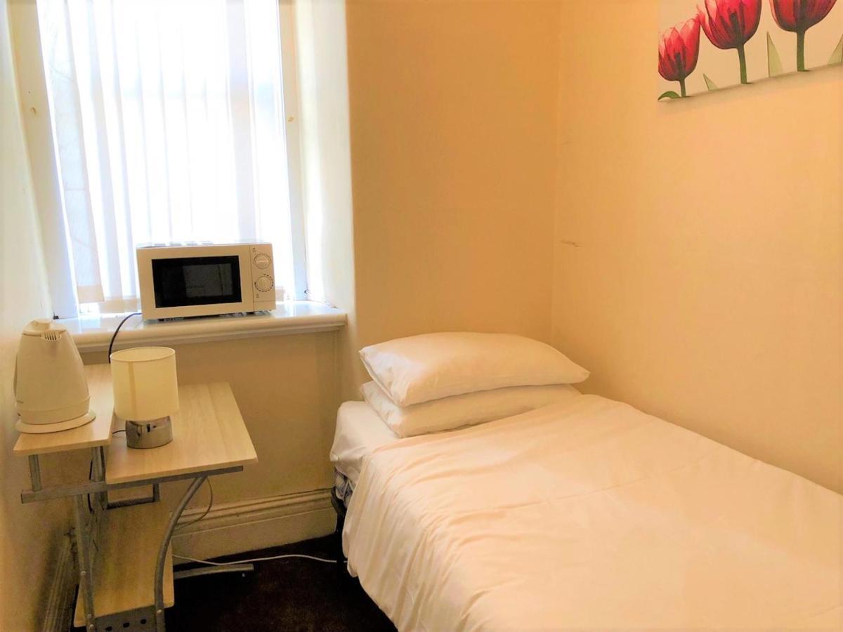 Budget Rooms Crosskeys Newport  Ngoại thất bức ảnh